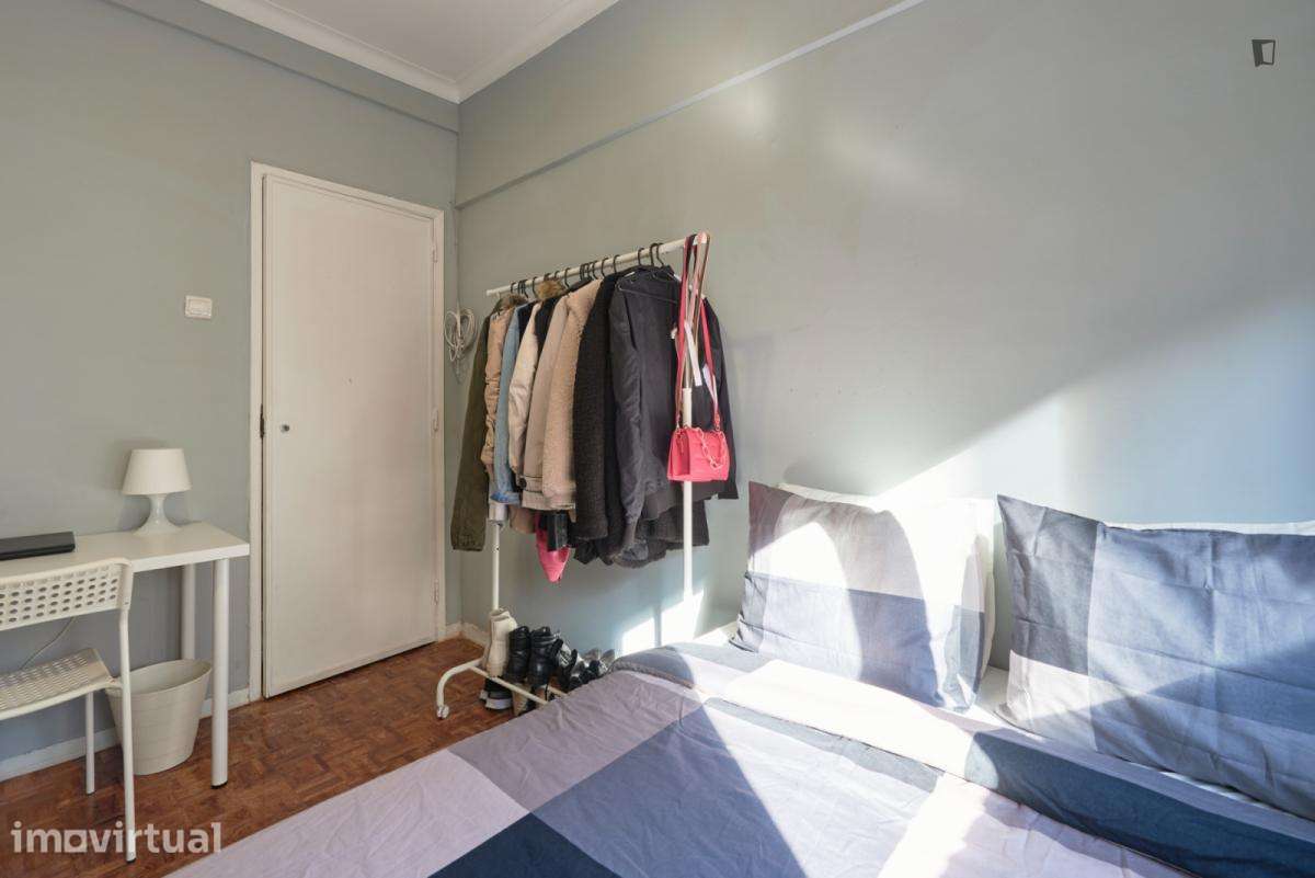 Quarto - localizado em Benfica Lisbon - Grande imagem: 5/23