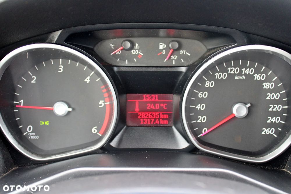 Ford Mondeo 1.8 TDCi Ambiente - 26