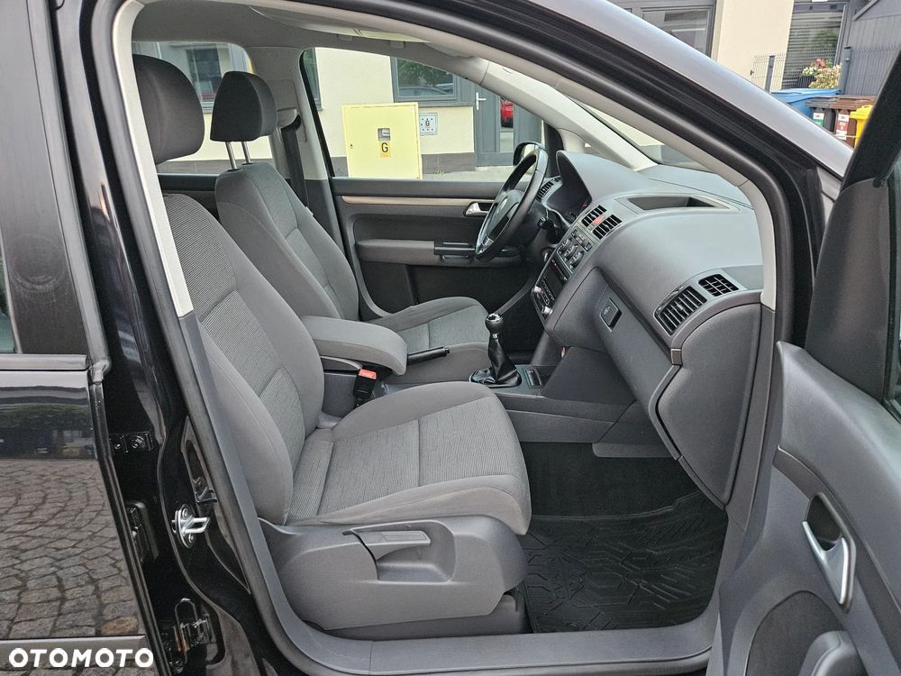 Volkswagen Touran 1.9 TDI DPF Conceptline - 11
