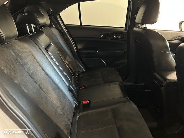 Mitsubishi Eclipse Cross 2.4 PHEV eMotion - 11