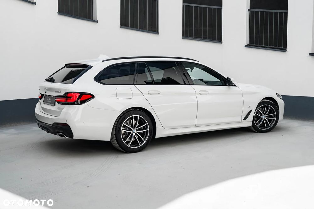 BMW Seria 5 520d xDrive mHEV M Sport sport - 36