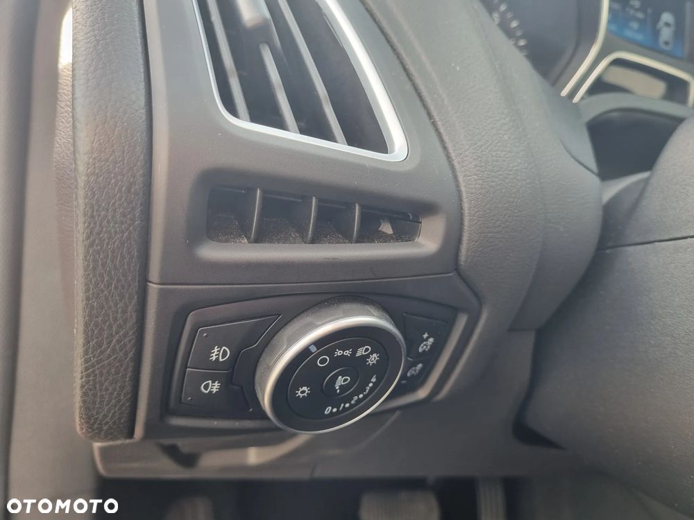 Ford Focus Turnier 1.5 EcoBoost Start-Stopp-System Titanium - 27