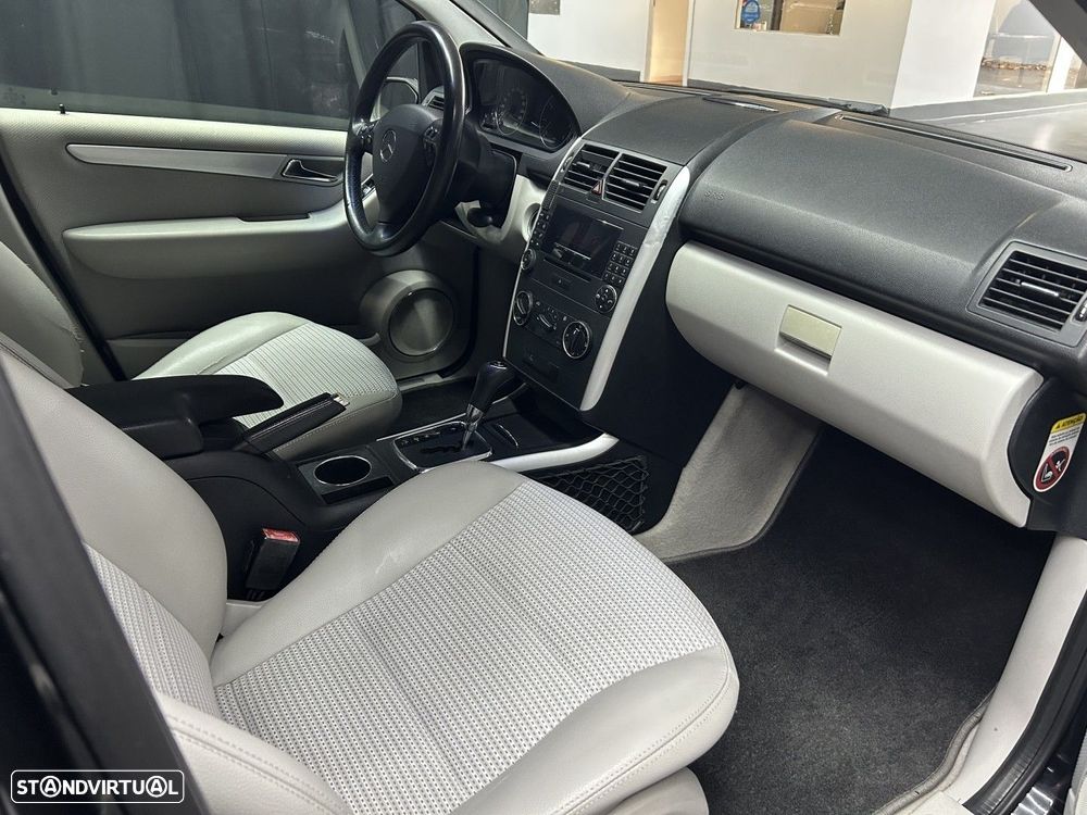 Mercedes-Benz A 150 Avantgarde Automatic - 8