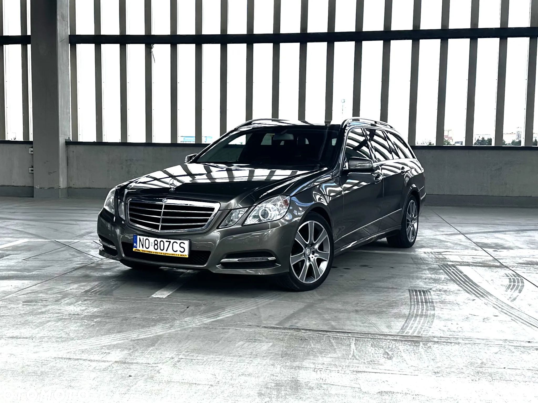 Mercedes-Benz Klasa E 200 T CGI BlueEFFICIENCY 7G-TRONIC Avantgarde - 1