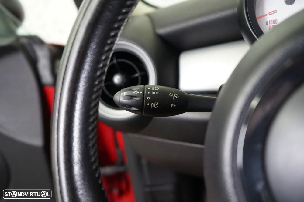 MINI 3 Portas One D - 18
