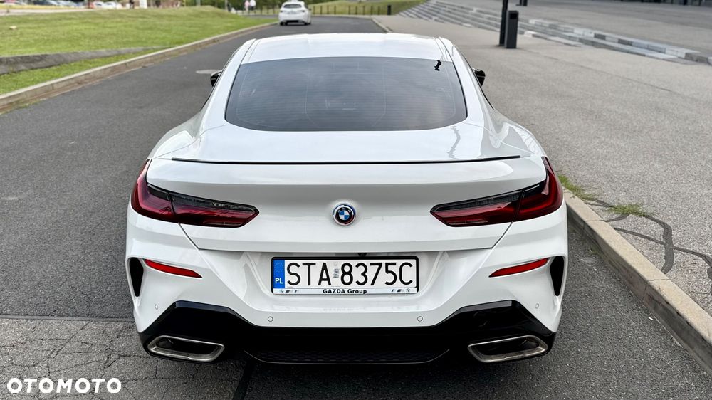 BMW Seria 8 - 12
