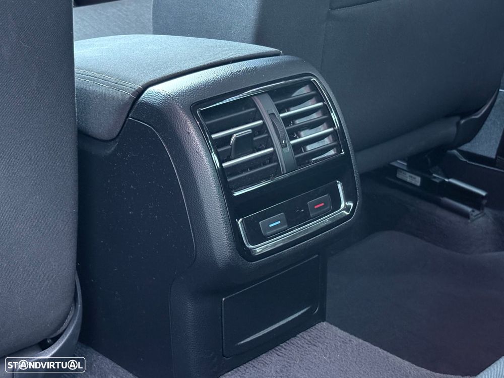 VW Passat 2.0 TDI Confortline DSG - 55