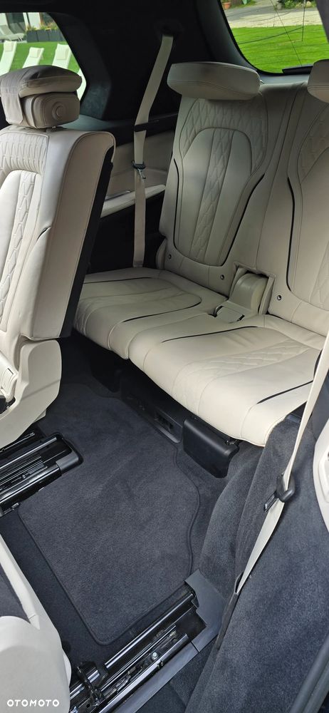 BMW X7 xDrive30d - 11