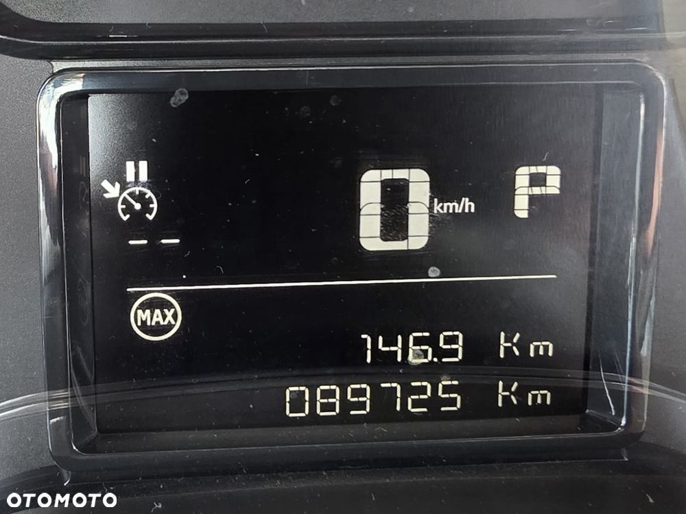 Citroën C3 Pure Tech 110 S&S EAT6 SHINE - 8