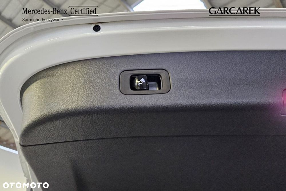 Mercedes-Benz GLC - 12