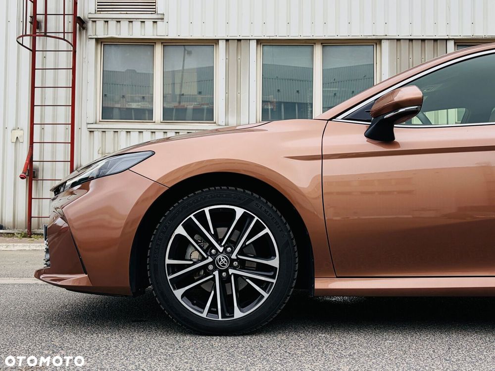 Toyota Camry - 12