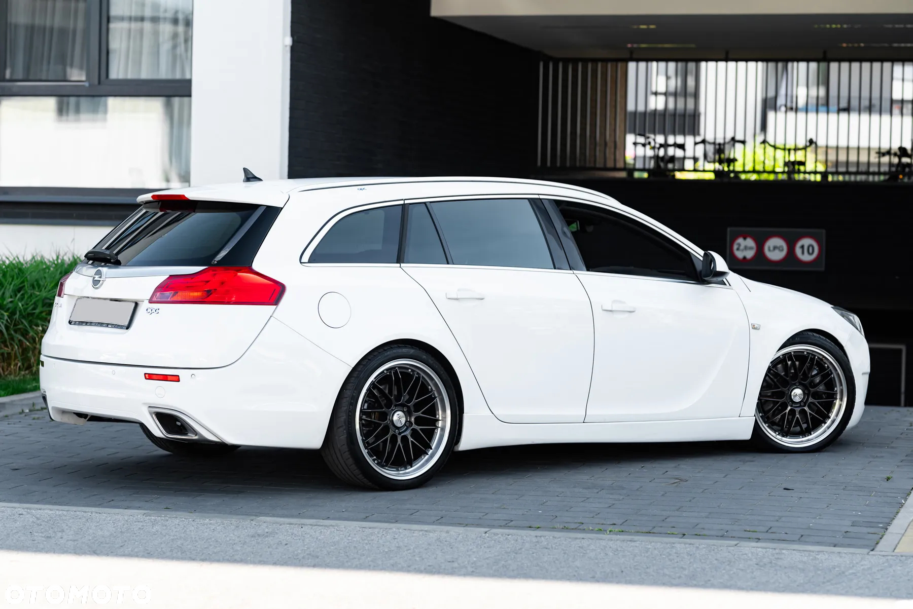 Opel Insignia 2.8 V6 Turbo 4x4 Sports Tourer OPC - 6