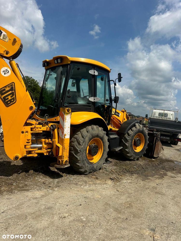 JCB Koparko Ładowarka JCB 3CX 4x4x4 3 Łyżki Wszystkie Koła Równe Skrętne - 4