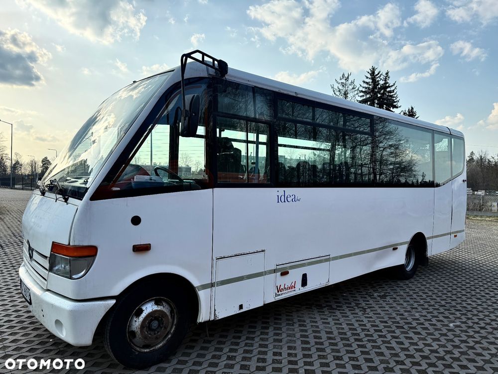 Mercedes-Benz Mediano 815 - 9