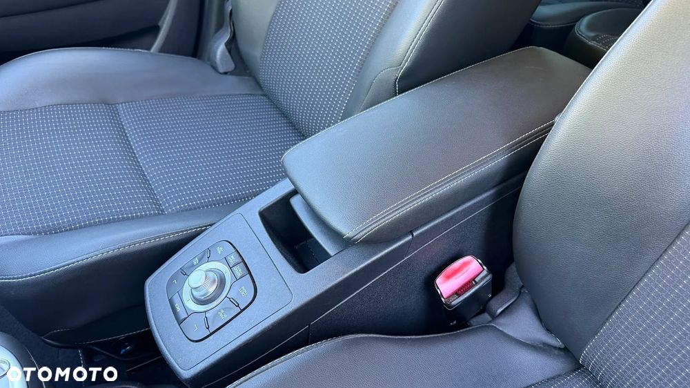 Renault Scenic dCi 130 FAP Start & Stop Bose Edition - 9
