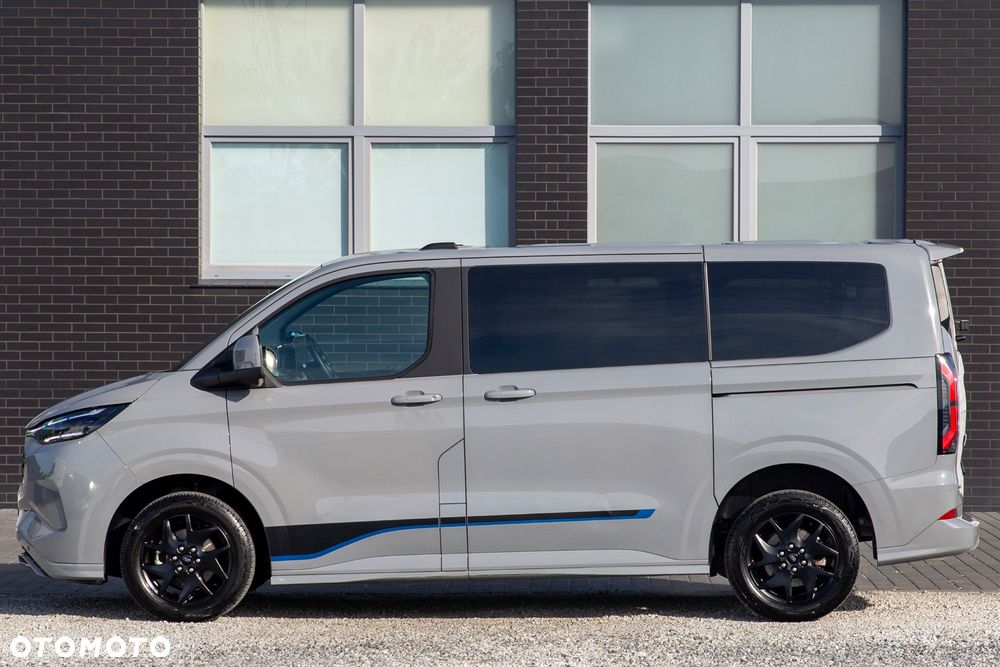 Ford Tourneo Custom - 4