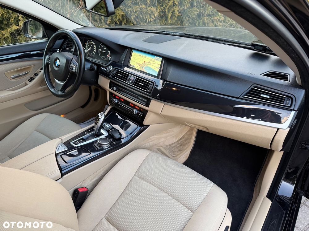 BMW Seria 5 520d xDrive - 16