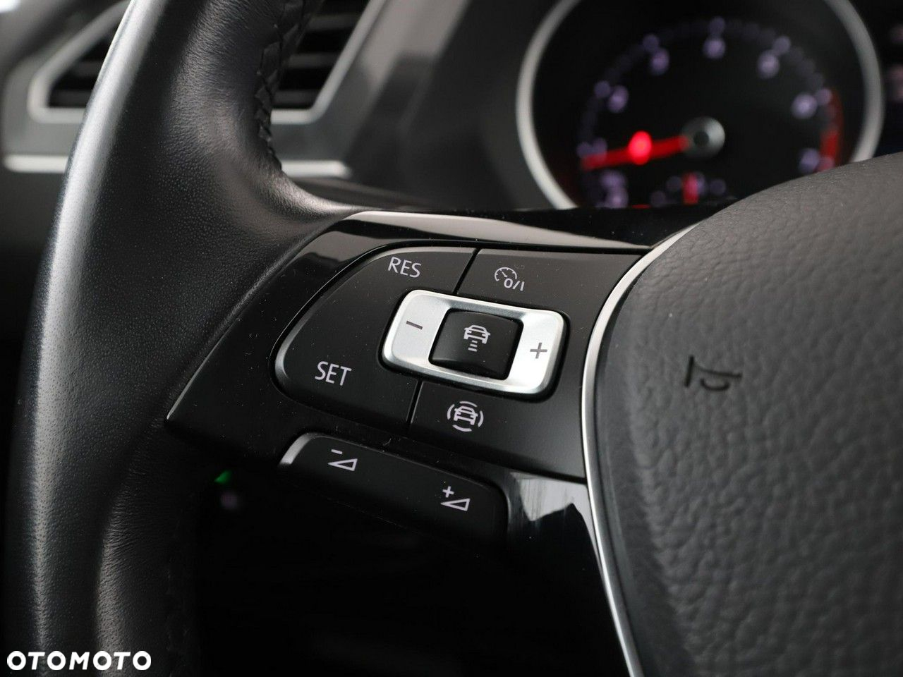 Volkswagen Tiguan 2.0 TSI 4Mot R-Line DSG - 34