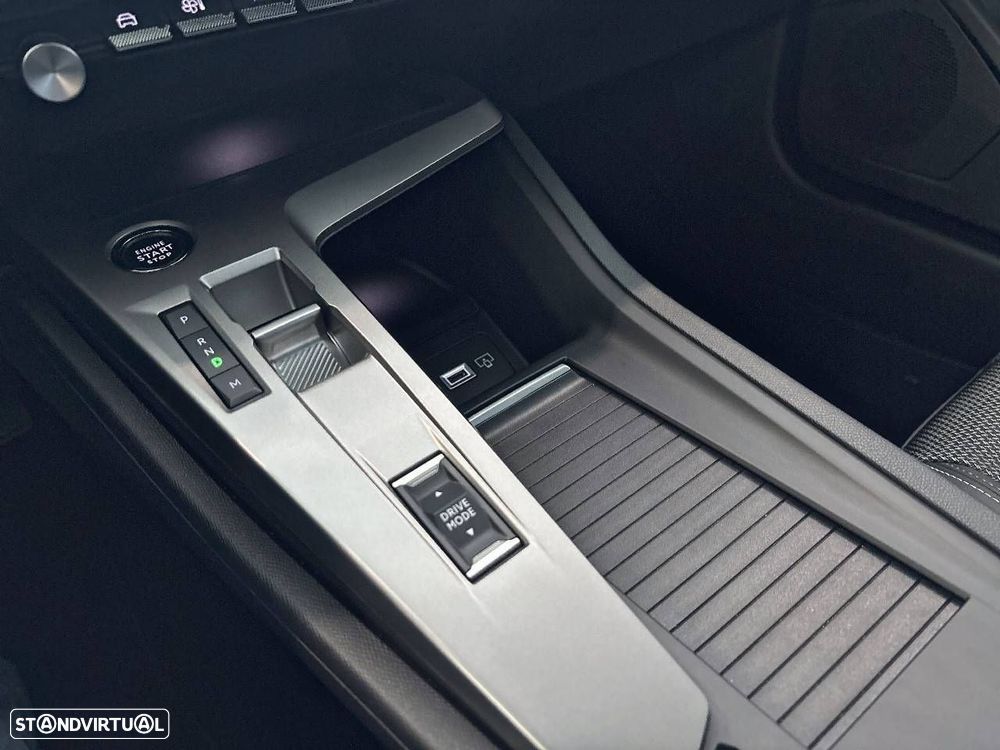 Peugeot 308 1.2 Hybrid Allure e-DCS6 - 17