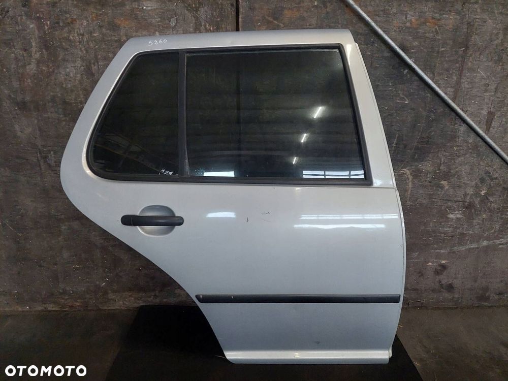 DRZWI KOMPLETNE PRAWY TYŁ VOLKSWAGEN GOLF IV LB7Z - 1