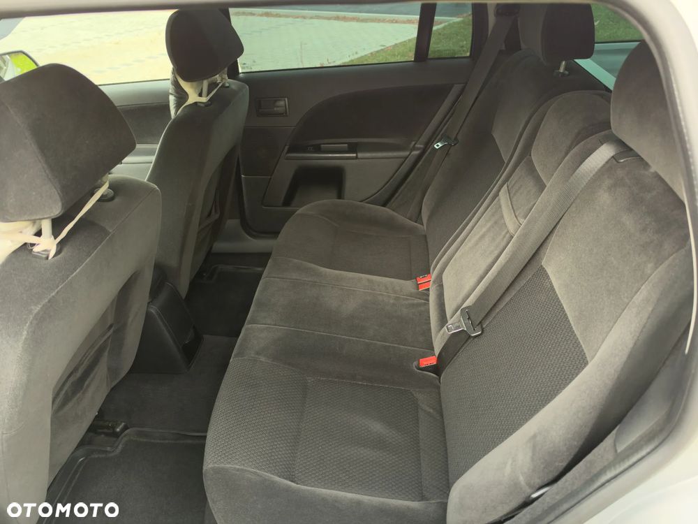 Ford Mondeo 2.0 TDDi Ghia - 26