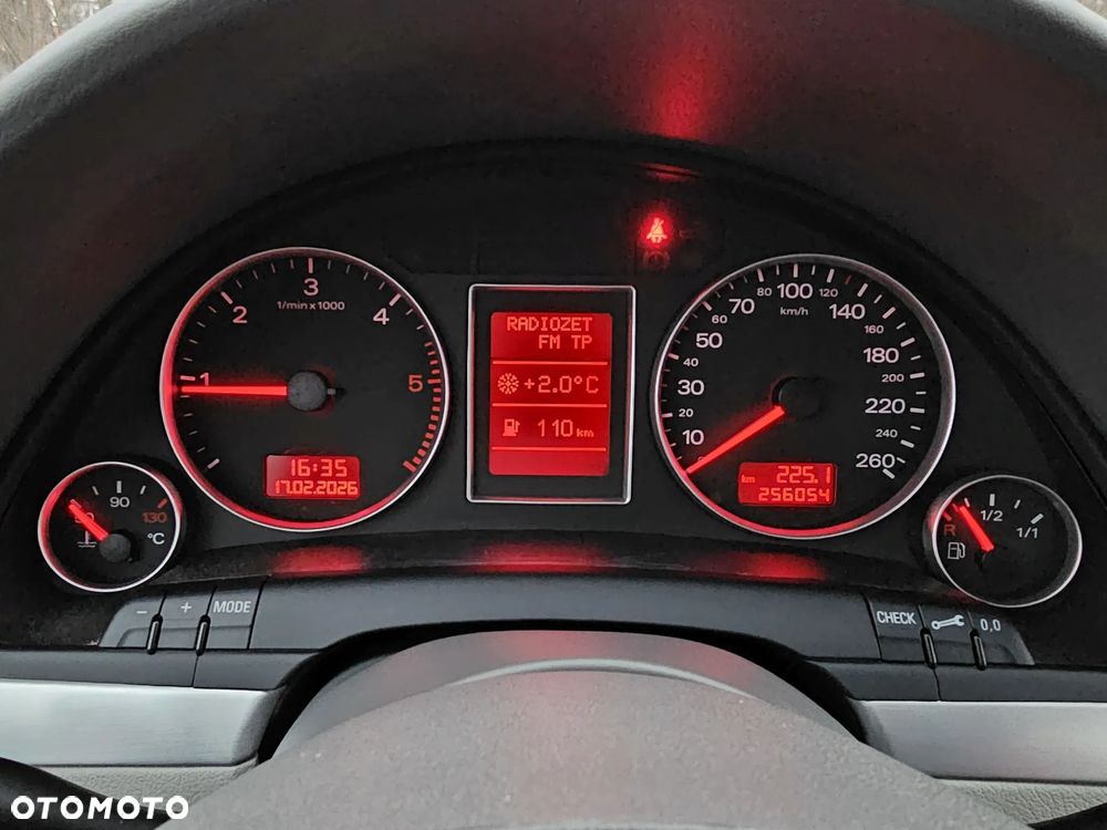 Audi A4 Avant 2.0 TDI - 33