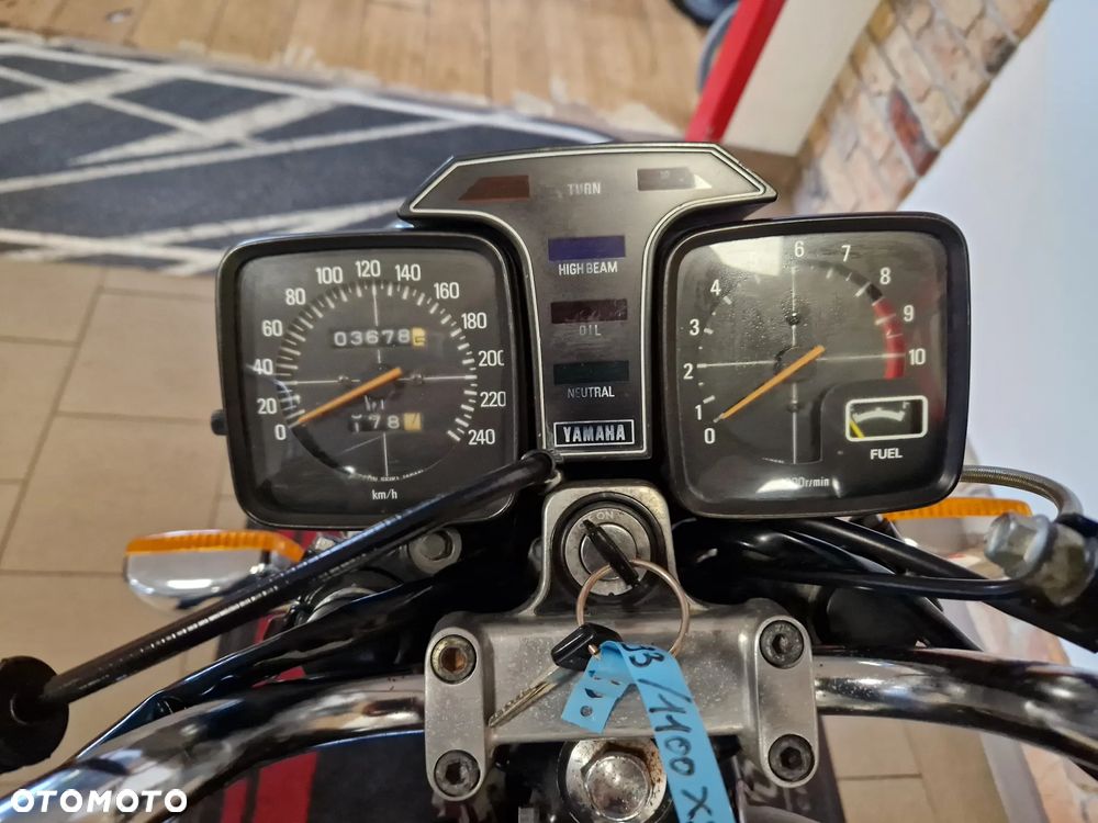 Yamaha XS - 16