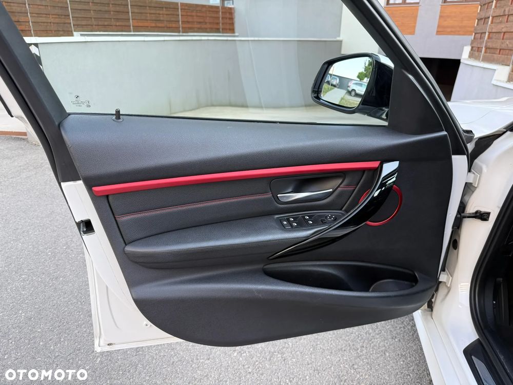BMW Seria 3 320d Efficient Dynamics Sport Line - 22
