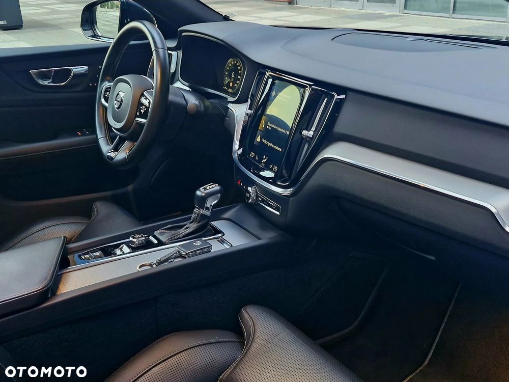 Volvo S60 T5 AWD R-Design - 7