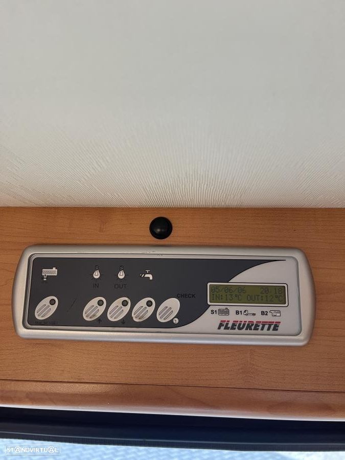 Fleurette Le Grebe Chassis Alko cama francesa - 32