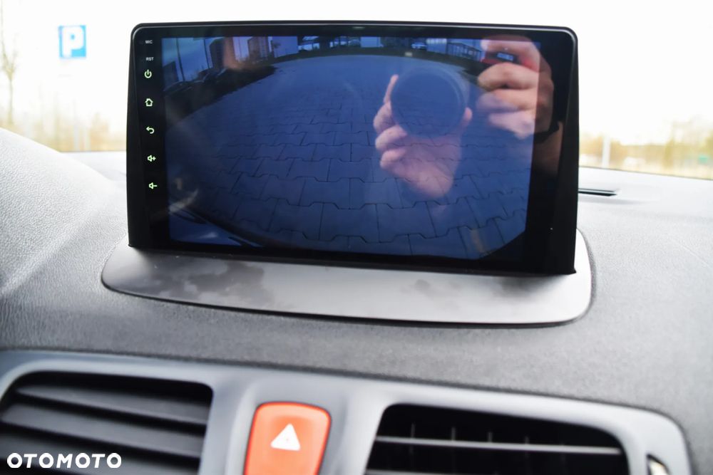 Renault Megane TCe 180 GT - 16