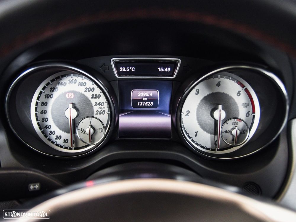 Mercedes-Benz CLA 200 CDI AMG Line — fotografia 4