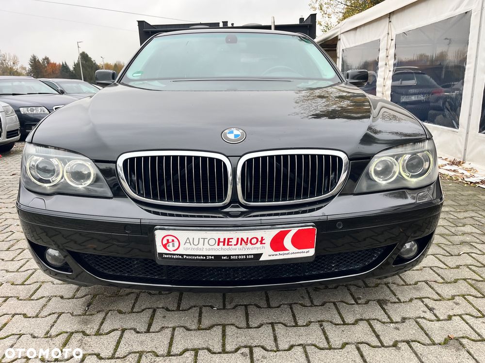 BMW Seria 7 740i - 24