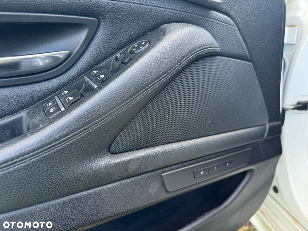 BMW Seria 5 535i xDrive - 17