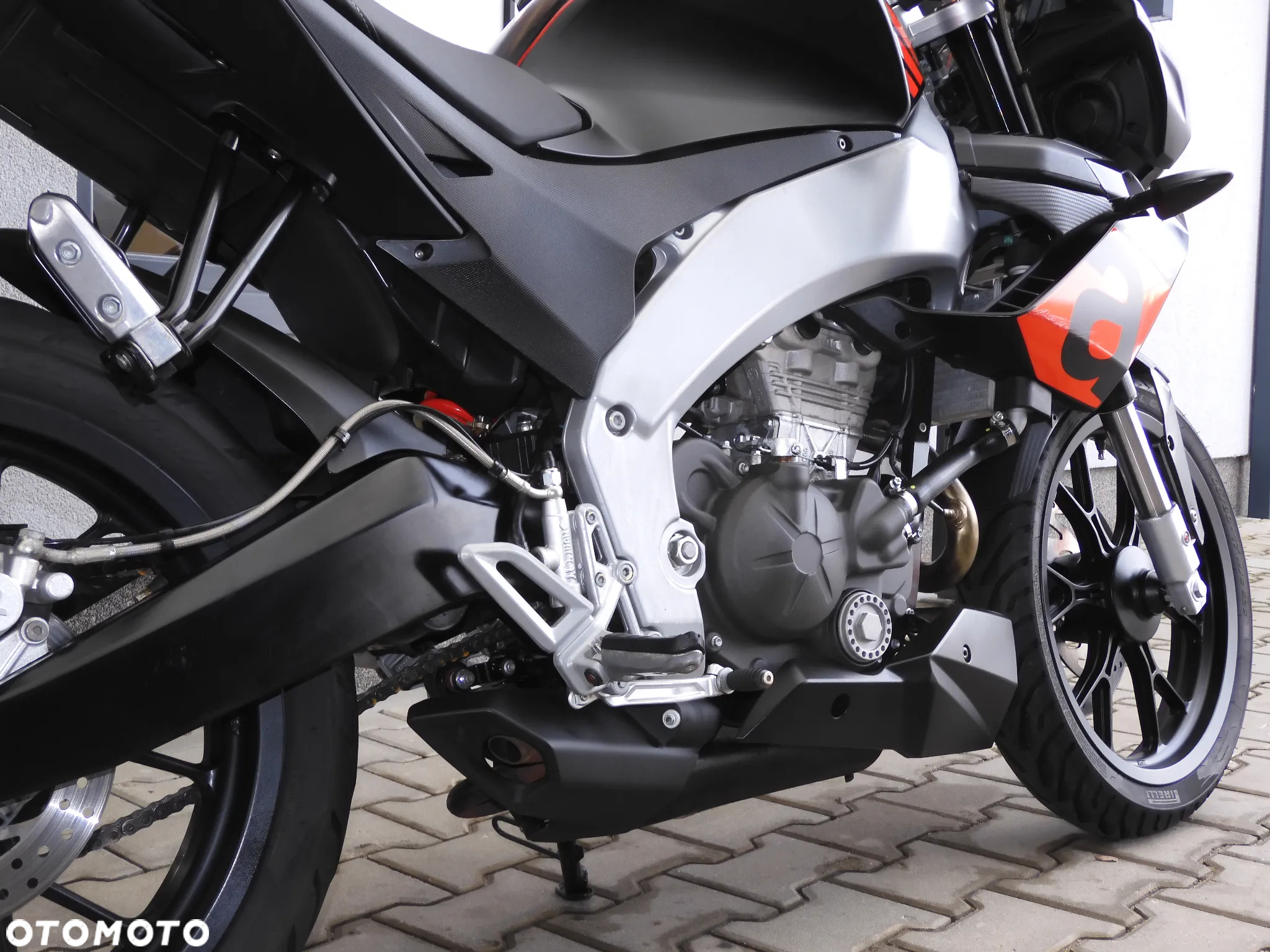 Aprilia Tuono - 13