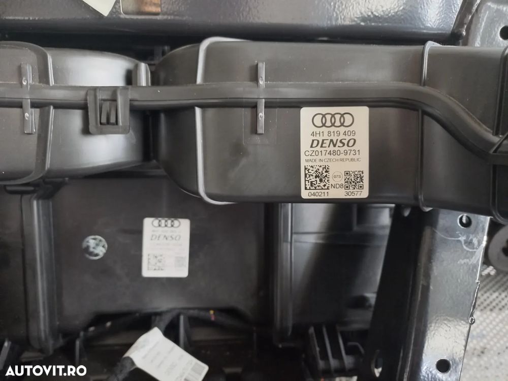 Carcasa Aeroterma Tulumba Traversa Armatura Bord Audi A8 4H D4 An 2010-2011-2012-2013-2014-2015-201 - 13