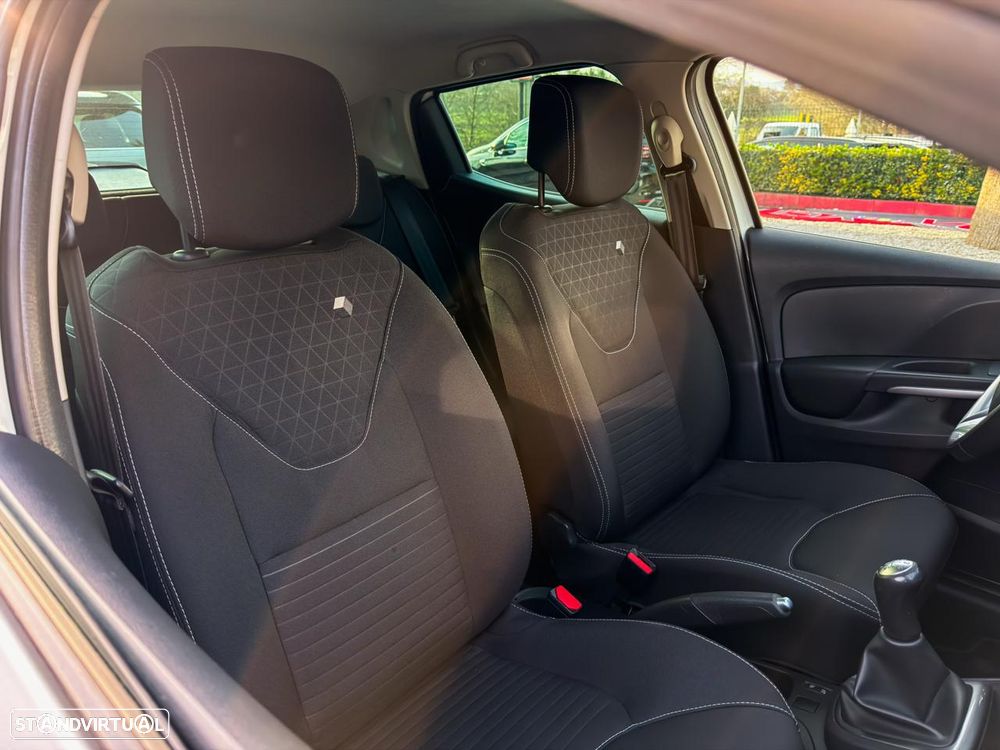Renault Clio 1.5 dCi Limited EDition - 19