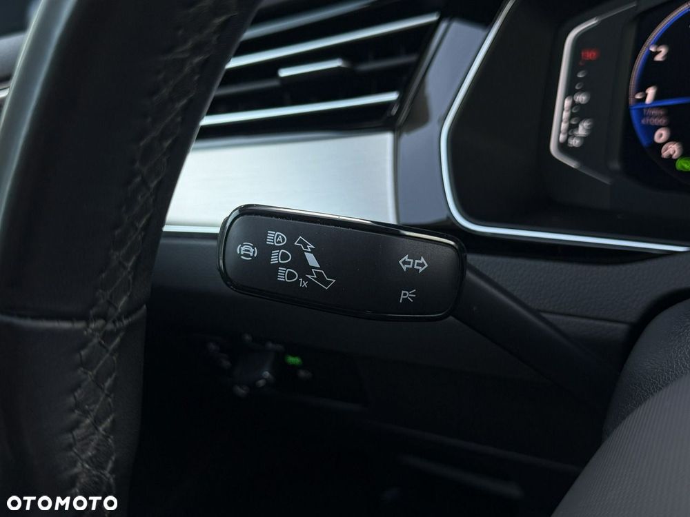 Volkswagen Passat 2.0 TSI Elegance DSG - 20