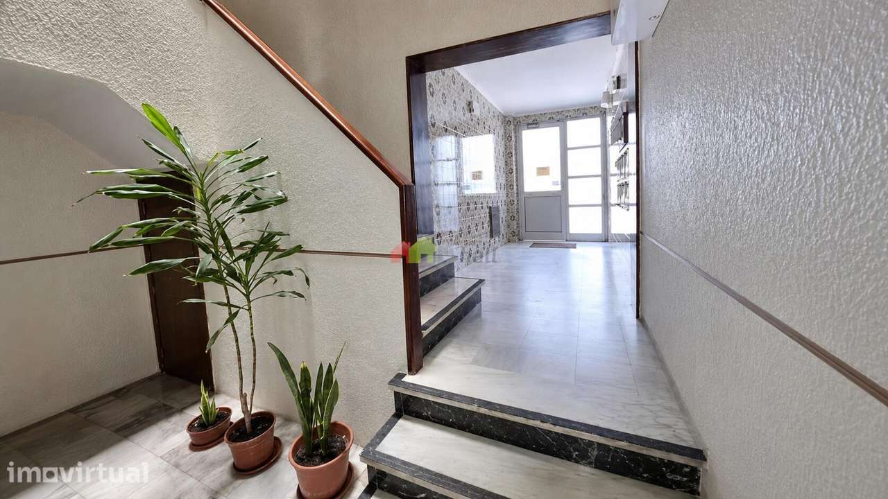 Apartamento T2 Totalmente Remodelado, Setúbal - Grande imagem: 2/7