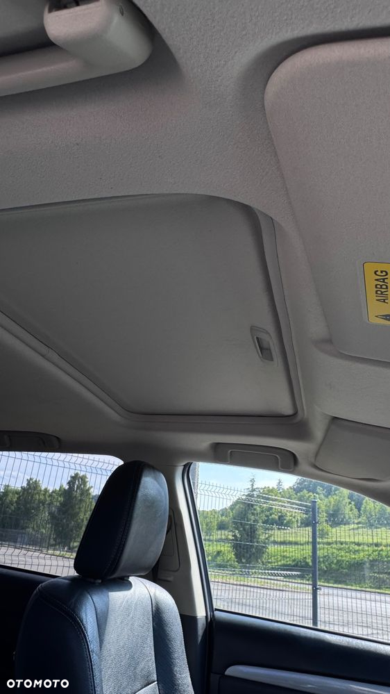 Mitsubishi Outlander 2.0 4WD Plug-In Hybrid Plus - 3