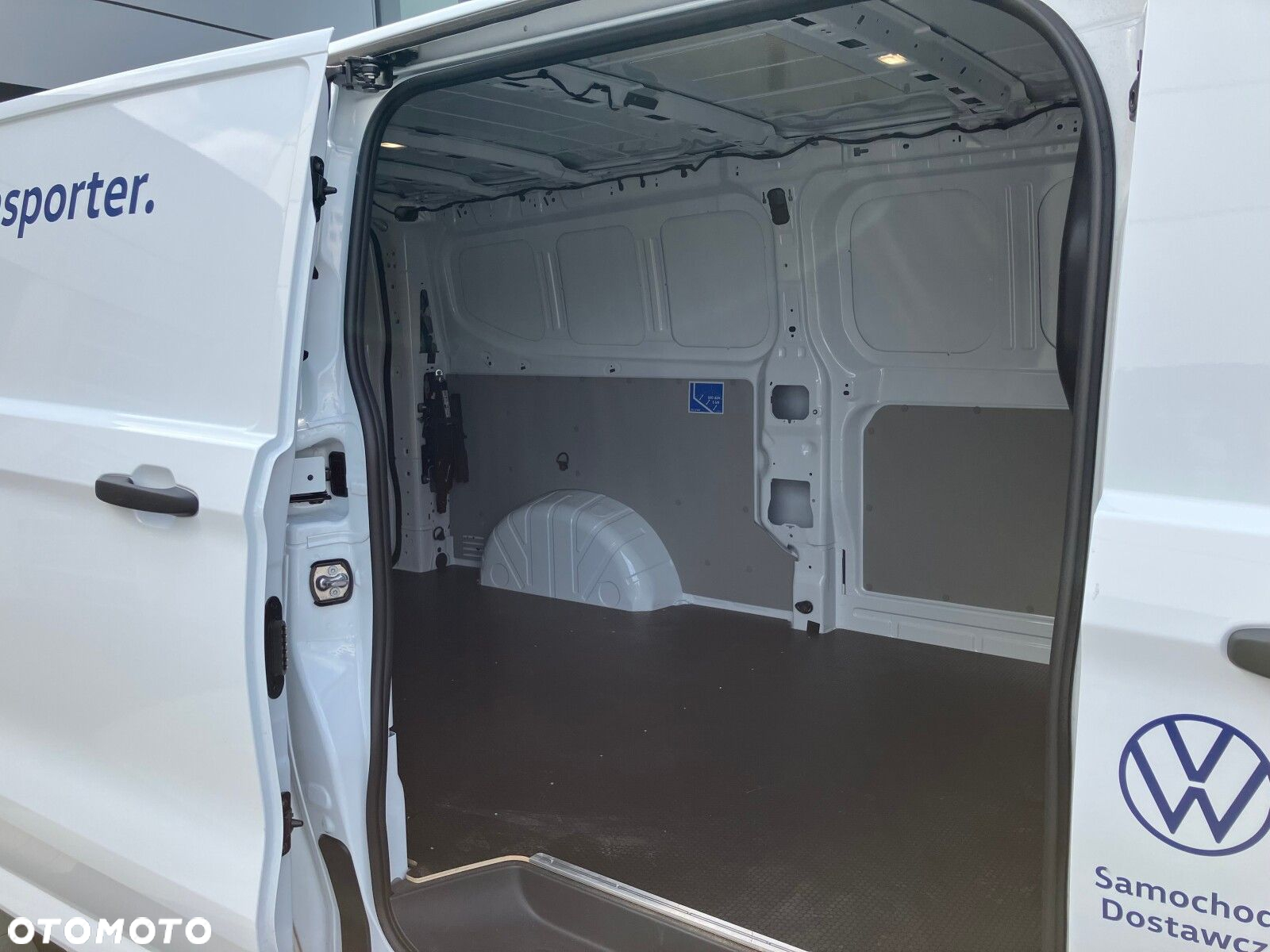 Volkswagen Transporter Transporter Furgon silnik: 2,0 l TDI 4MO 150 KM / skrzynia biegów: 8-biegowa automatyczna 4MOTION rozstaw osi: 3500 mm - 21