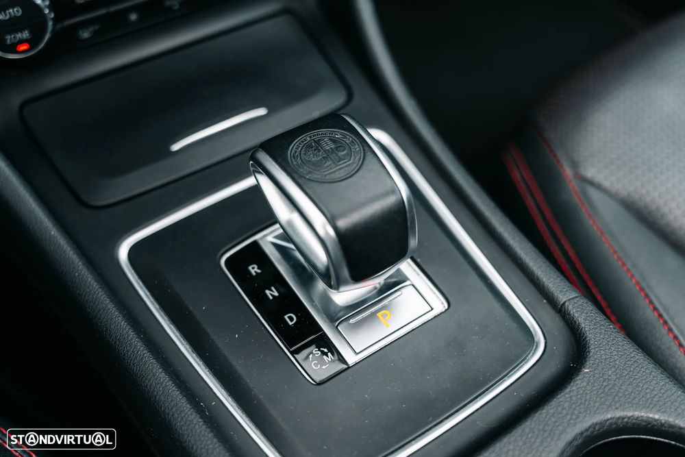Mercedes-Benz A 45 AMG 4-Matic - 37