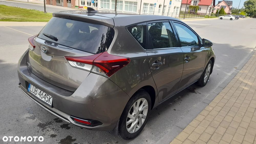 Toyota Auris - 2