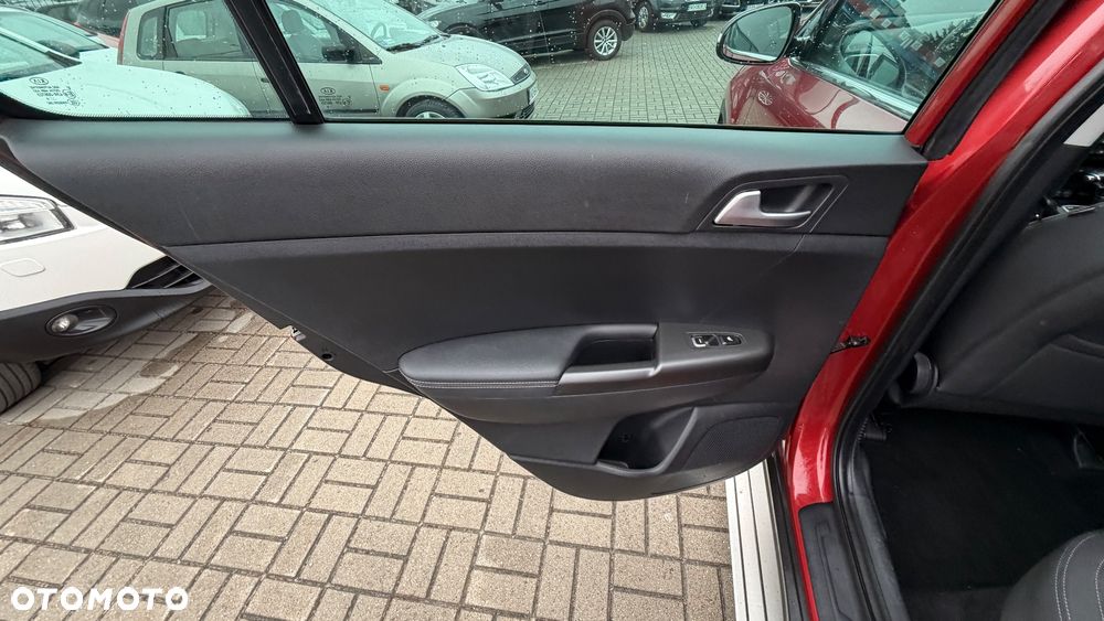 Kia Sportage 2,0 CRDI AWD GT Line - 24