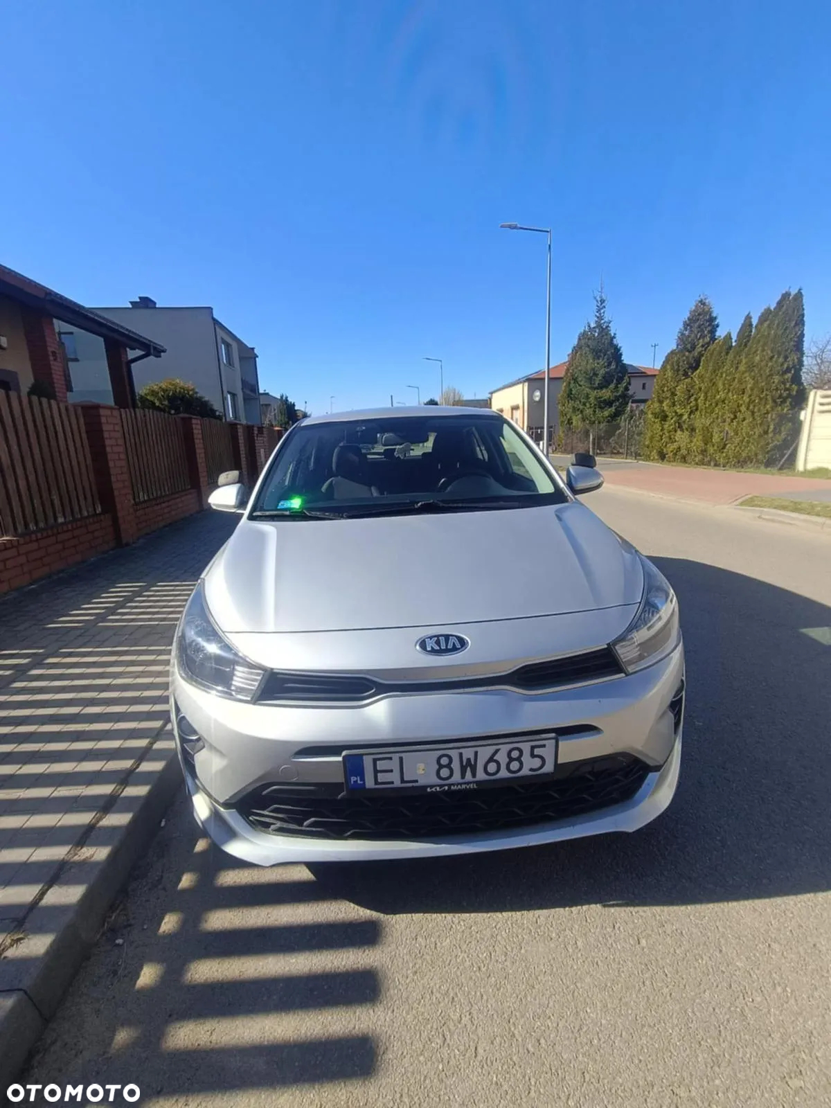 Kia Rio 1.2 L - 6