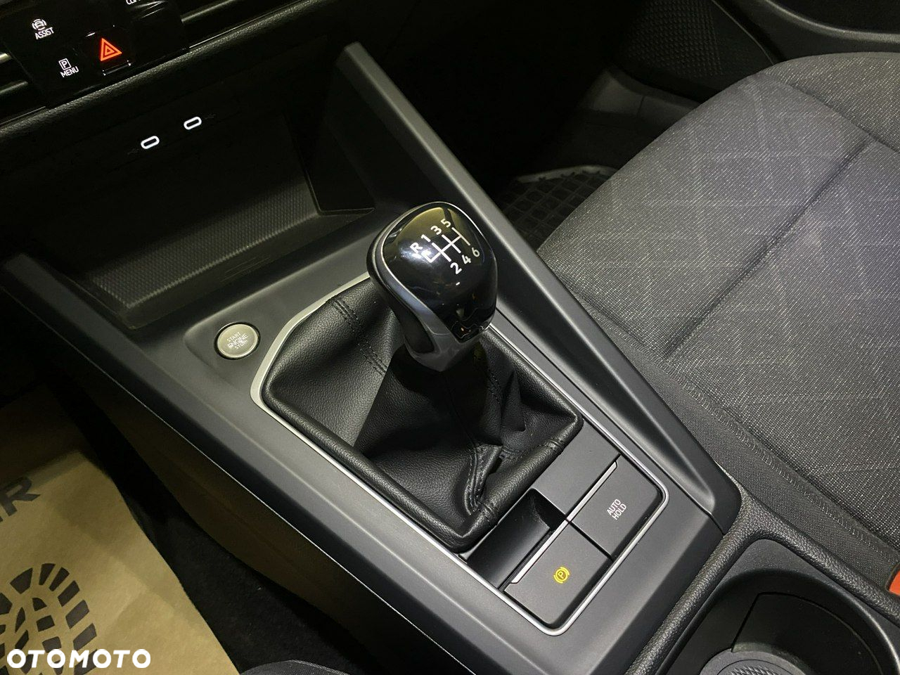 Volkswagen Golf - 22