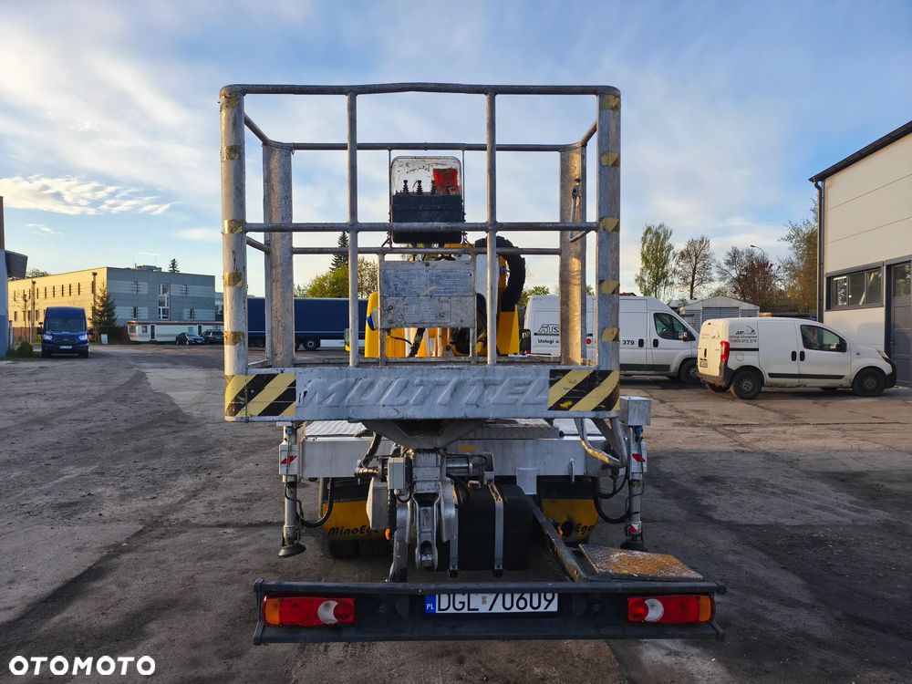 Renault Maxity - 4