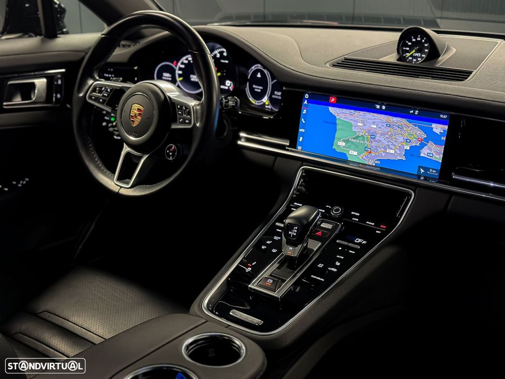 Porsche Panamera Sport Turismo - 5