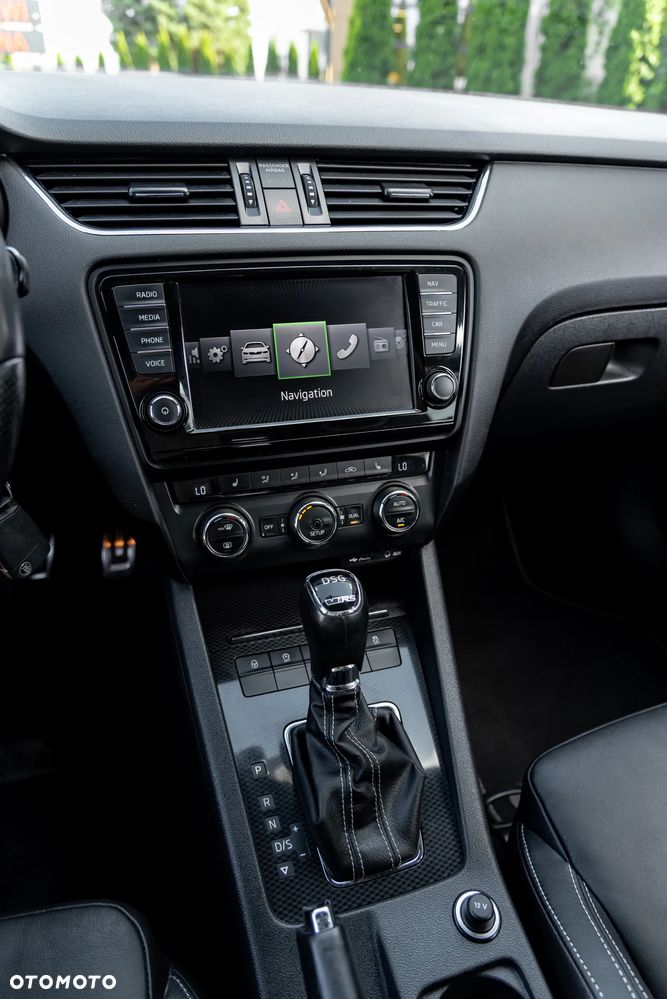 Skoda Octavia 2.0 TSI (Green tec) DSG RS - 27