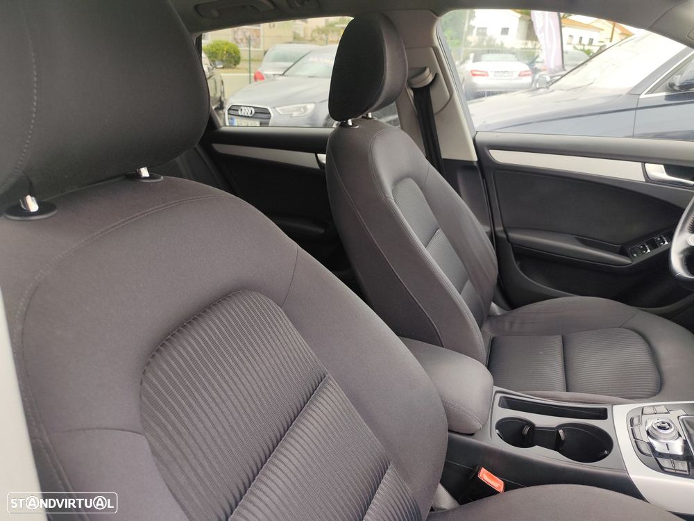 Audi A4 Avant 2.0 TDI Business Line Sport - 24